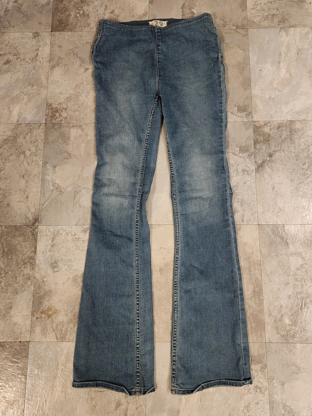 We The Free Free People Just Float On Flare Jeans Size 29 Boho Bell Bottom Light